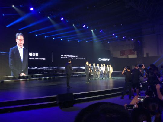 活耀不凡:重量级SUV 瑞虎7震撼上市 起售价不足十万(图3) 活耀不凡:重量级SUV 瑞虎7震撼上市 起售价不足十万(图3)