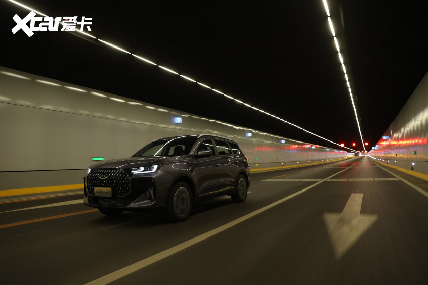 全球销冠焕新 全新瑞虎7低至999万元起(图5)