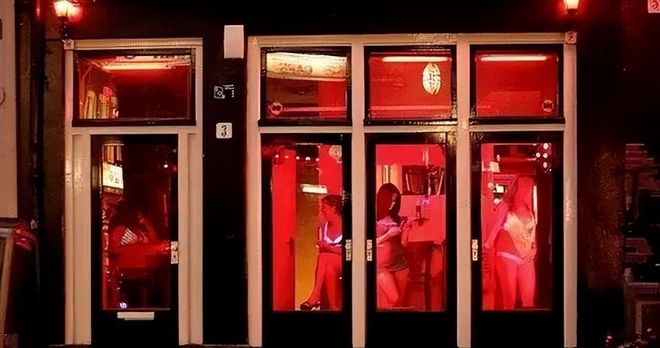 全球首家AI妓院引爆柏林中国制造正重塑全球＂成人体验＂规则！(图2)