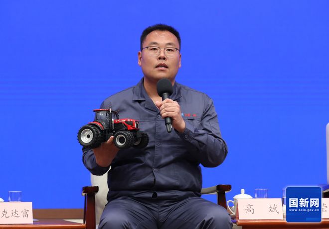 AI会抢工人饭碗？全国五一劳动奖章得主高斌：我们有智能化不具备的经验和手感