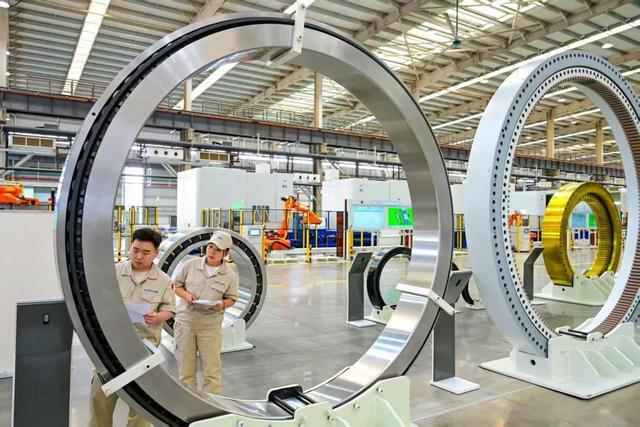 中国日报：硬核智造赋能破局崛起 河南制造业实现从跟跑到领跑