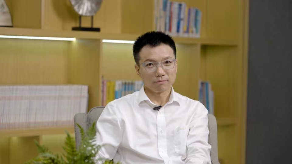 李传海：代表吉利站在物理AI潮头定义中国智能汽车新未来