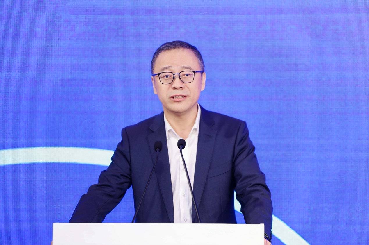 吉利控股携手中汽协发布首份中国电动汽车出海ESG报告！！