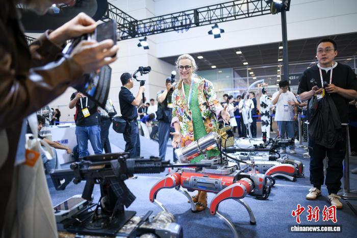智博会观察：中国工业机器人“走出去”提速