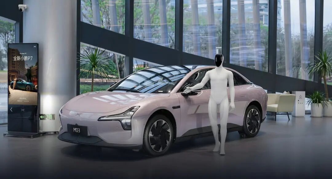 何小鹏发内部信：兼任机器人业务CEO力争2026年底量产人形机器人IRON并率先在小鹏门店商用